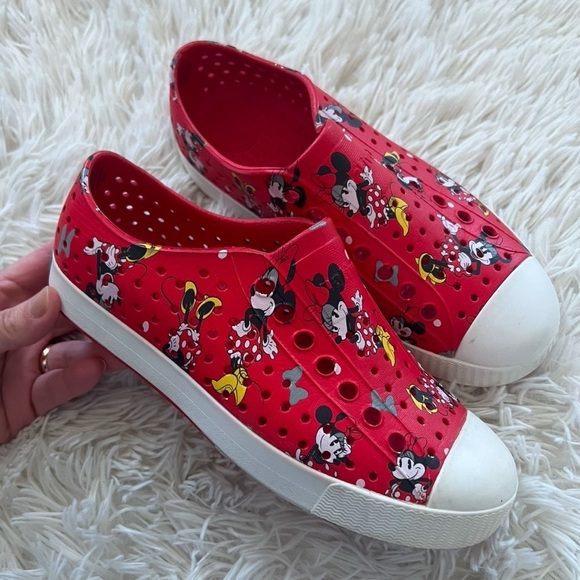 Native Disney Shoes - Women’s size 5 - Picture 5 of 7